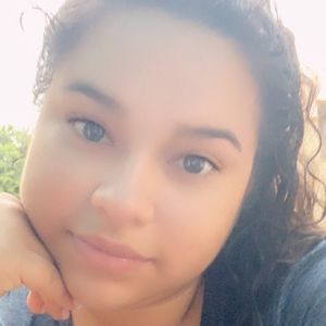 Meet your Posher, Desiree